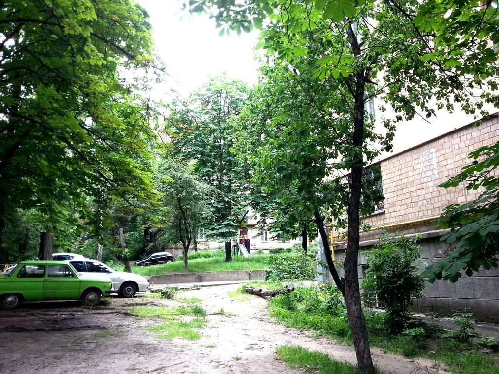 Standard Apartment On Umanskaya เคียฟ ภายนอก รูปภาพ