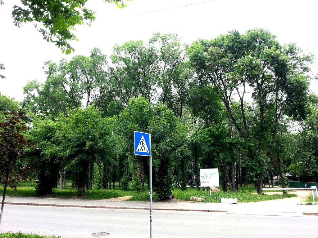 Standard Apartment On Umanskaya เคียฟ ภายนอก รูปภาพ
