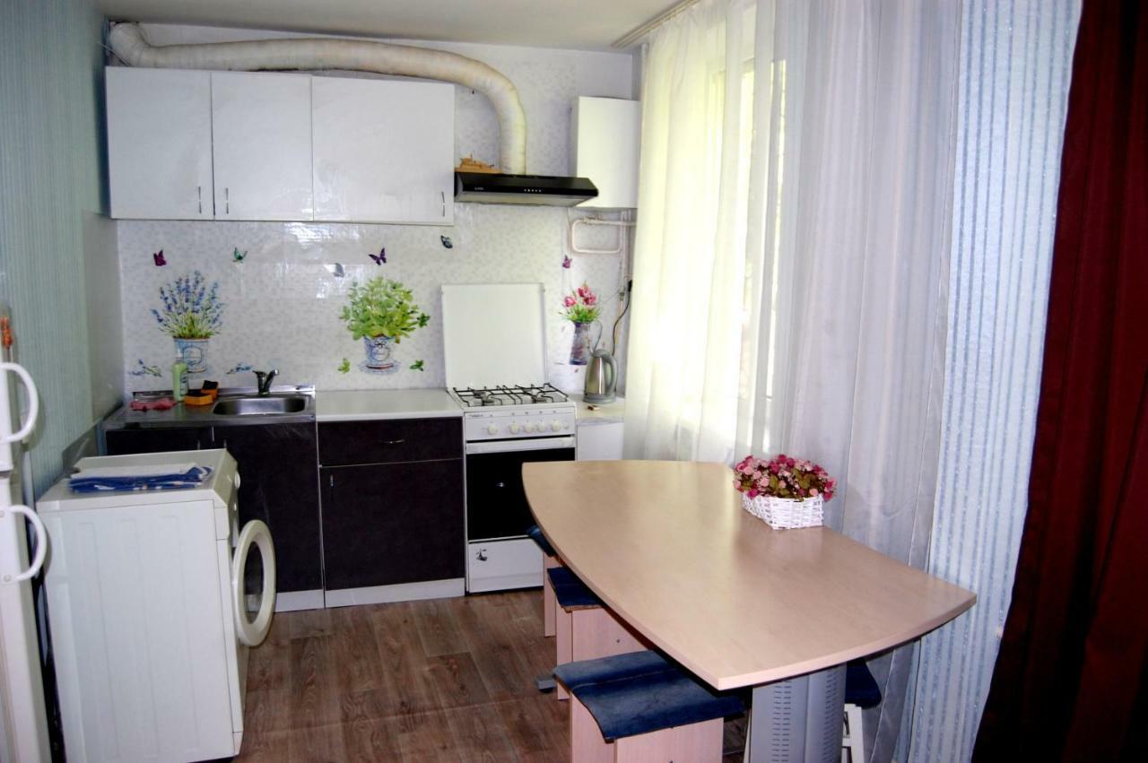 Standard Apartment On Umanskaya เคียฟ ภายนอก รูปภาพ